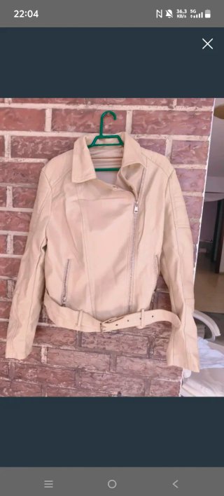 Chaqueta de cuero beige