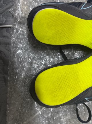 Zapatillas de clavos azules