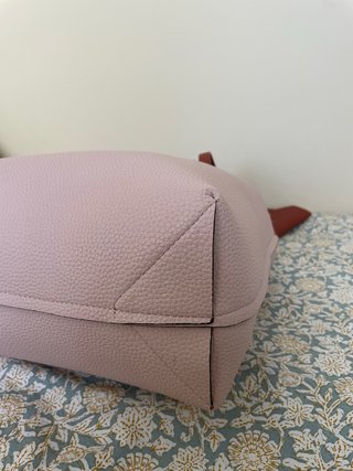 Bolso reversible Guess shopper marrón/rosa