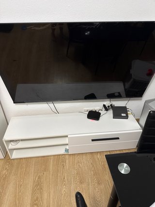 Televisor Hisense Negro 75’ pantalla Rota por golp