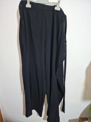 Pantalón negro fresco