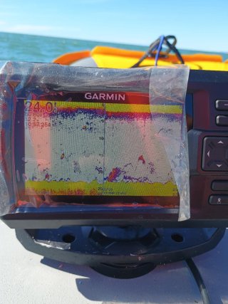 Barco con motor 2100€ con papeles y sonda