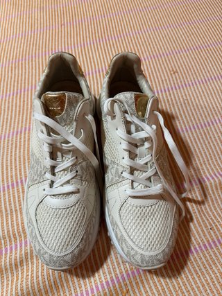 Zapatillas Michael Kors Blancas y Doradas