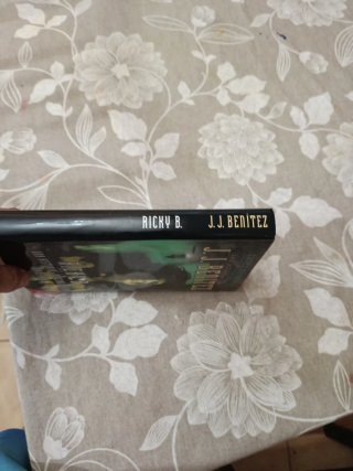 Libro J.J. Benítez - Ricky B.