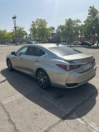 Lexus ES 2021