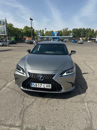 Lexus ES 2021