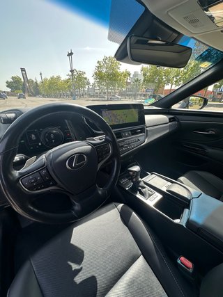 Lexus ES 2021