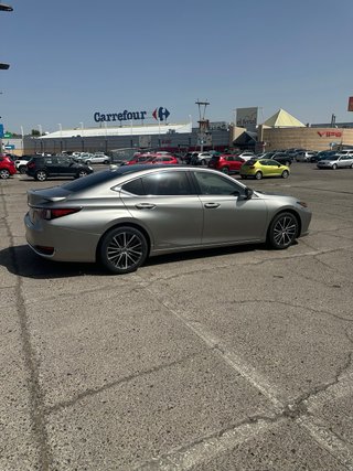 Lexus ES 2021