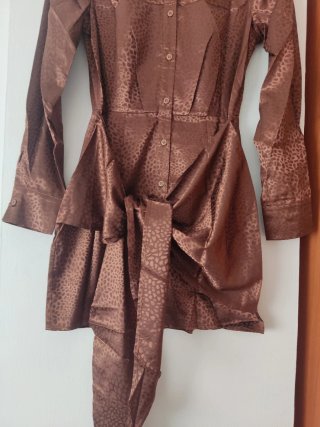 Vestido marrón estampado