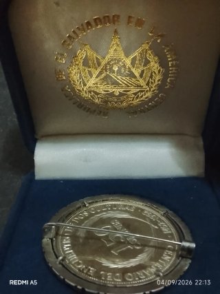 Moneda Broche de Plata 900 El Salvador 1992