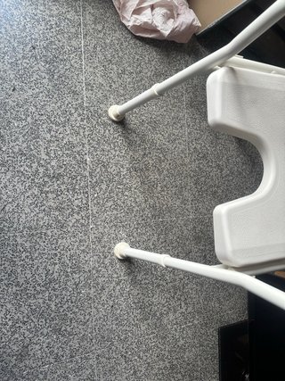 Se vende silla de ducha con poco uso para  mayores