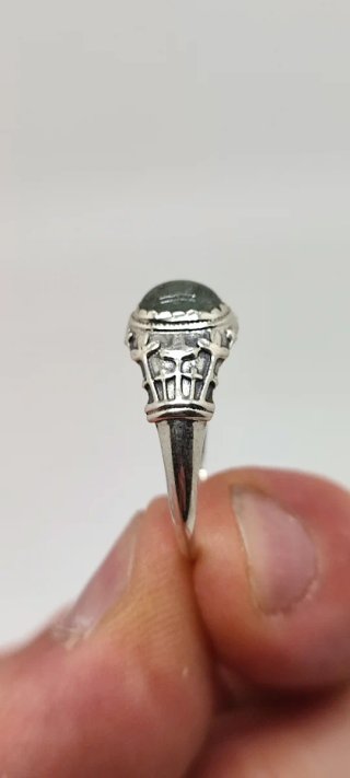Anillo de Plata y Turmalina Verde.