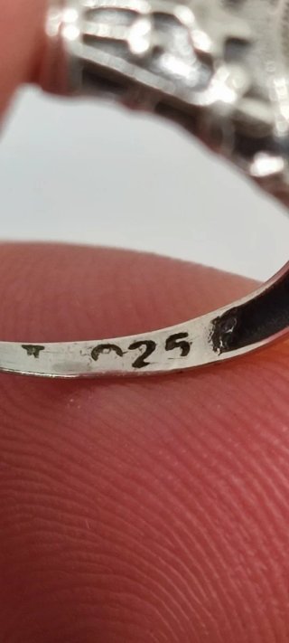 Anillo de Plata y Turmalina Verde.