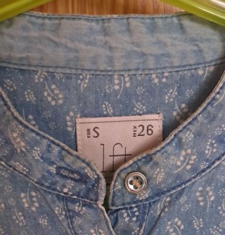 Camisa vaquera.