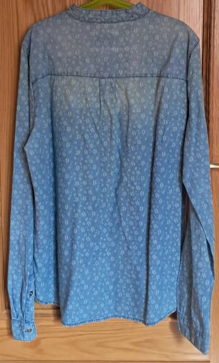 Camisa vaquera.
