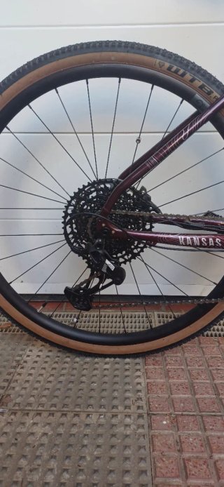 Bicicleta Megamo Kansas Gravel eléctrica año 2025