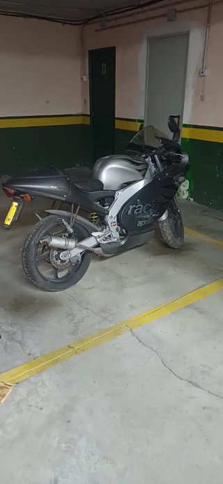 Aprilia Sportbike Negra/Plateada