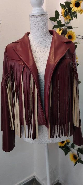 Chaqueta de cuero con flecos