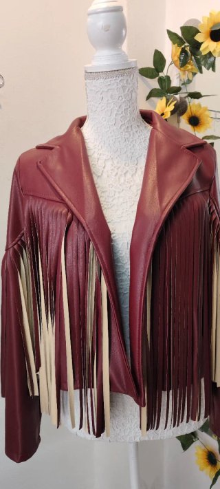 Chaqueta de cuero con flecos