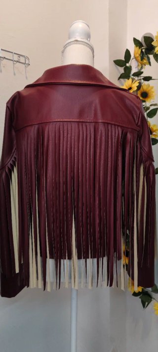 Chaqueta de cuero con flecos