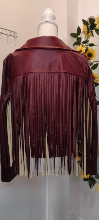 Chaqueta de cuero con flecos