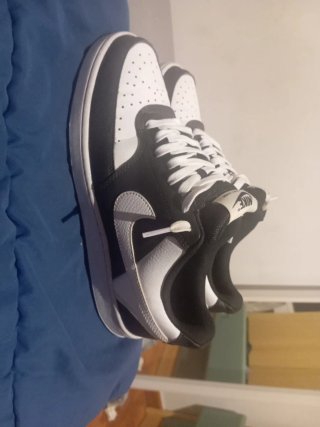 Zapatillas Nike Blancas y Negras