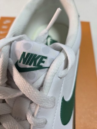 Zapatillas Nike Blancas y Verdes