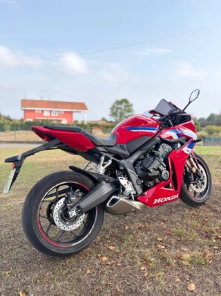Honda CBR 650 R e-clutch
