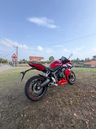 Honda CBR 650 R e-clutch