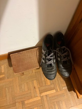 Zapatos de fútbol Adidas para césped