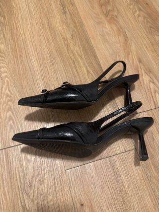 Tacones negros punta Talla 38