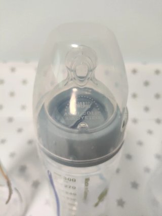 3 Biberones Nuk Anti cólicos + 2 Tetinas extra