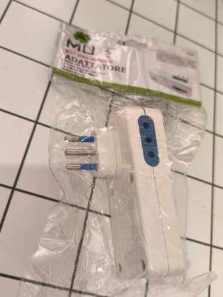 Adaptador Enchufe Italia USB MU