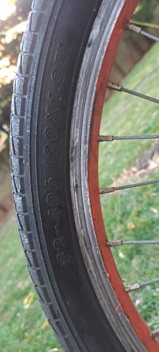 Bicicleta infantil Grunge naranja y negra