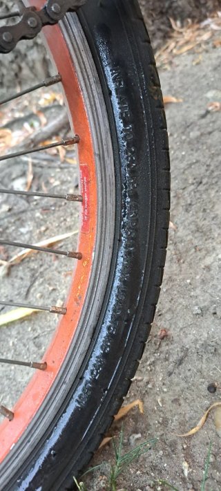 Bicicleta infantil Grunge naranja y negra