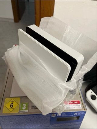 Nintendo Switch Bianco/Nero a Metà Prezzo