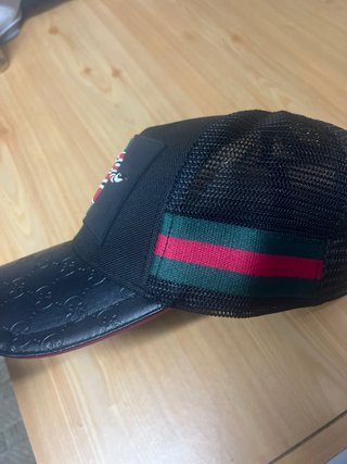 Gorra Gucci Negra con Serpiente y Logo GG