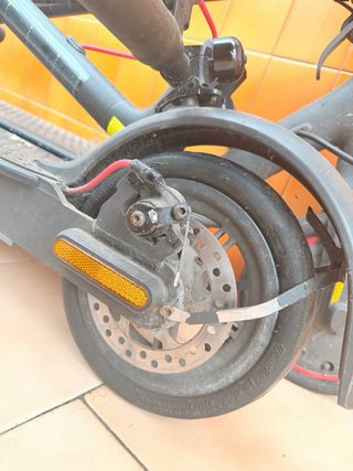 Dos Patinetes Eléctricos Xiaomi