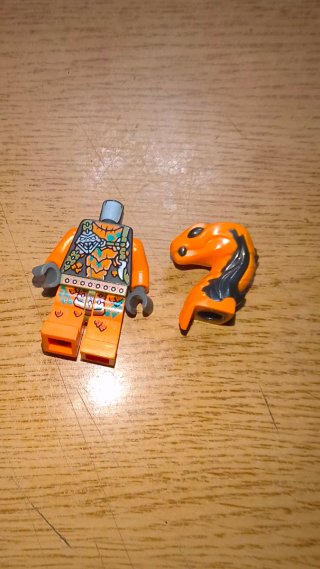 Lego Ninjago Torso y Cabeza de Serpiente Naranja