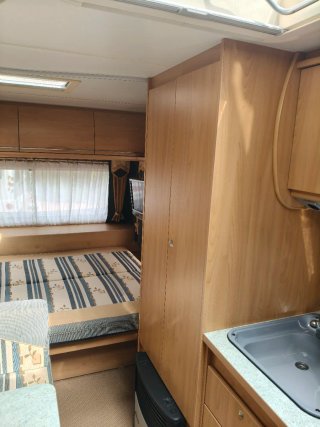 Caravana Burstner 490 3 ambientes