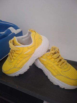 Scarpe Umbro Gialle