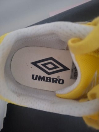 Scarpe Umbro Gialle