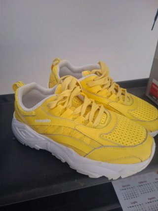 Scarpe Umbro Gialle