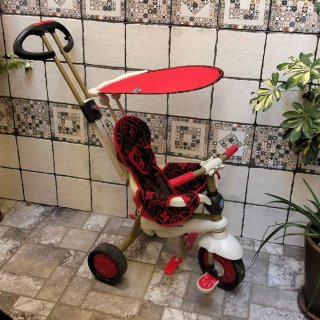 Triciclo evolutivo niños SmarTrike con mando guía