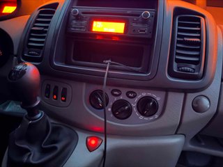 Nissan Primastar 2.0 115CV Furgoneta Trafic Vivaro