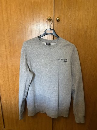 Sudadera New Balance Gris