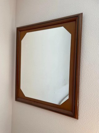 Specchio in legno per camera da letto