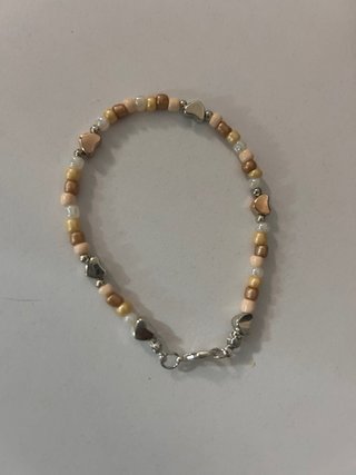 Bracciale perline multicolor con cuoricini