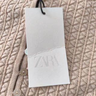 Top Zara botones y volantes beige Talla S