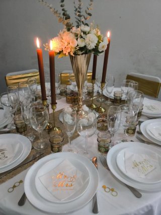 Mesa de celebración completa